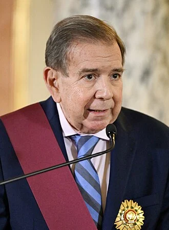 Edmundo González height profile photo