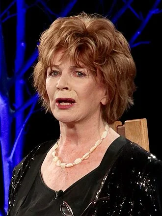 Edna O'Brien height profile photo