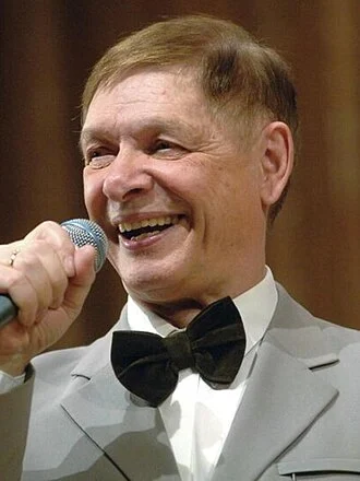 Eduard Khil height profile photo