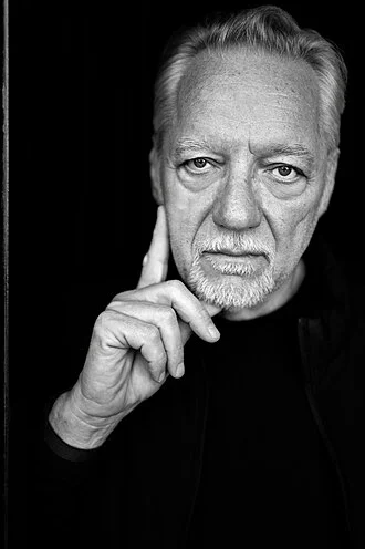 Edward Burtynsky height profile photo