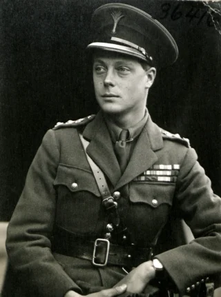 Edward VIII height profile photo