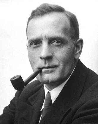 Edwin Hubble height profile photo