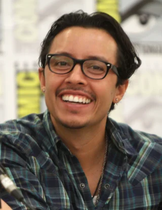 Efren Ramirez height profile photo