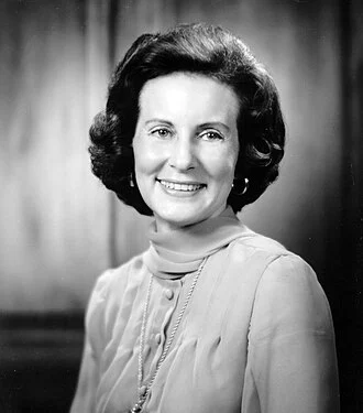 Elaine Edwards height profile photo