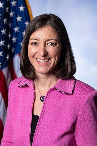 Elaine Luria height profile photo