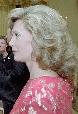 Elaine Taylor (actress) height profile photo