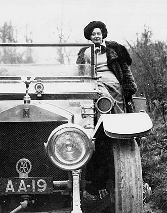 Eleanor Thornton height profile photo