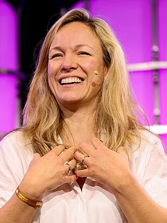 Eline Van der Velden height profile photo