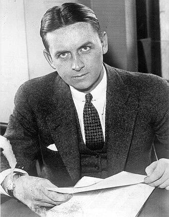 Eliot Ness height profile photo