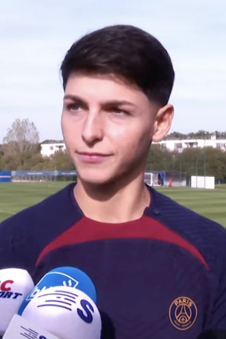 Élisa De Almeida height profile photo
