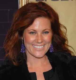 Elisa Donovan height profile photo