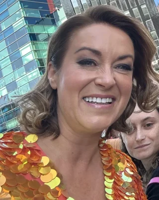Elisabeth Dermot Walsh height profile photo