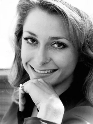 Elizabeth Ashley height profile photo