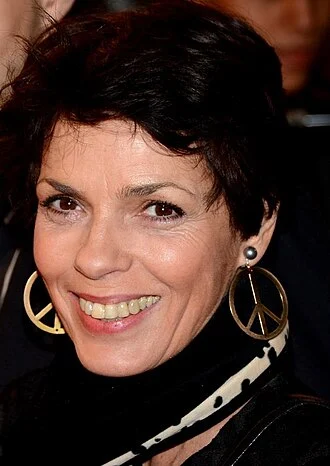 Élizabeth Bourgine height profile photo