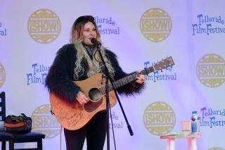 Elizabeth Cook height profile photo