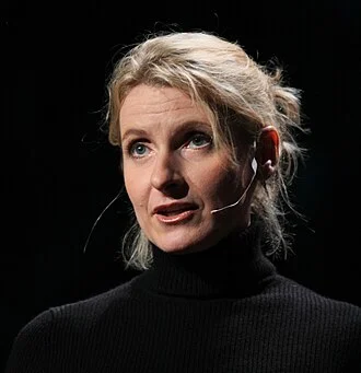 Elizabeth Gilbert height profile photo