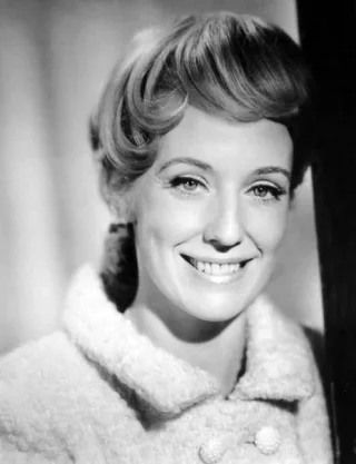 Elizabeth Hubbard height profile photo