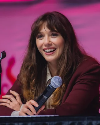 Elizabeth Olsen height profile photo