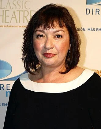 Elizabeth Peña height profile photo