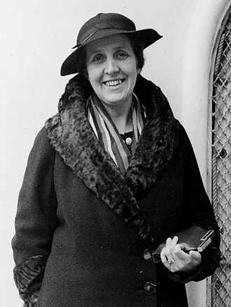 Elizabeth Pierce Blegen height profile photo