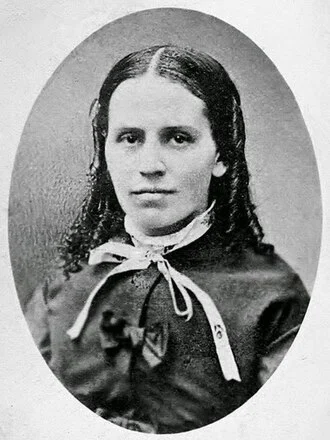 Elizabeth Richards Tilton height profile photo