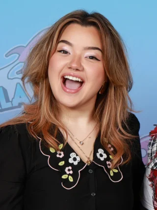 Elizabeth Yu height profile photo