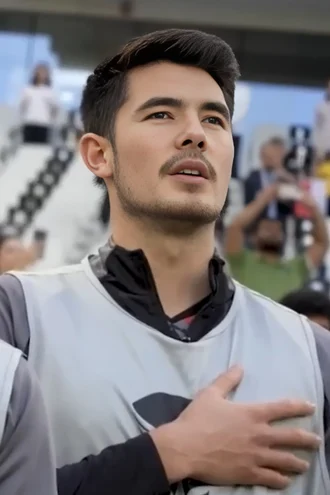 Elkan Baggott height profile photo