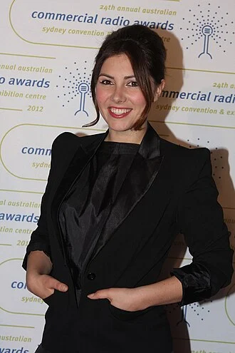 Ella Hooper height profile photo