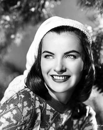 Ella Raines height profile photo