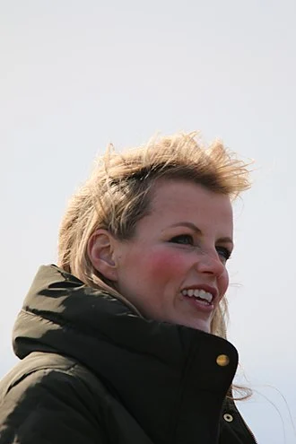 Ellie Harrison (journalist) height profile photo