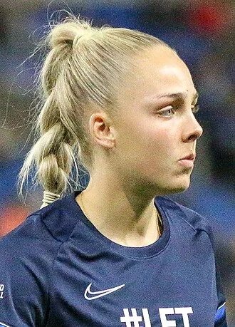 Ellie Roebuck height profile photo