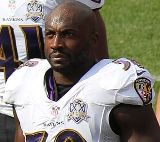 Elvis Dumervil height profile photo