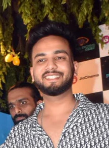 Elvish Yadav height profile photo