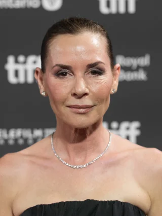 Embeth Davidtz height profile photo