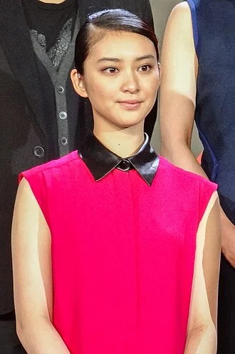 Emi Takei height profile photo