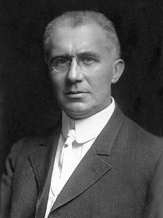 Emile Berliner height profile photo