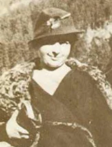 Emilie Schenkl height profile photo