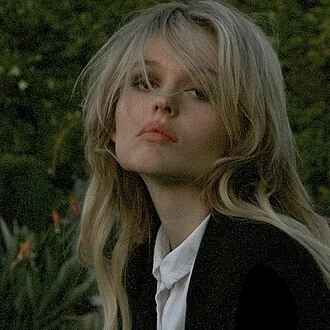 Emily Alyn Lind height profile photo
