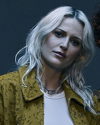 Emily Armstrong height profile photo