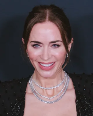 Emily Blunt height profile photo