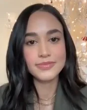Emily Tosta height profile photo