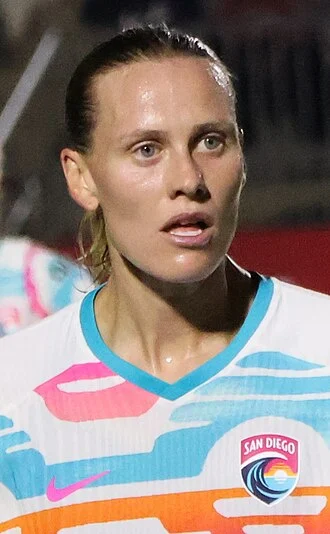 Emily van Egmond height profile photo