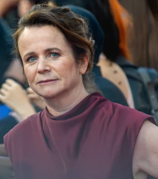 Emily Watson height profile photo