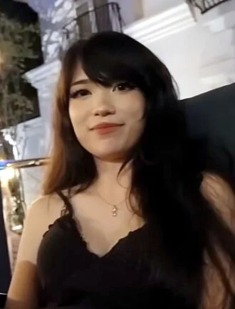 Emiru height profile photo