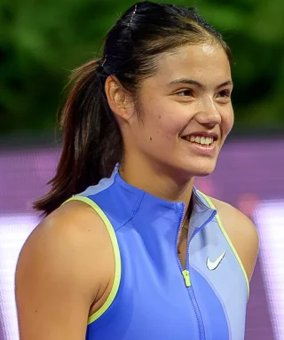 Emma Raducanu height profile photo