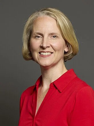 Emma Reynolds height profile photo