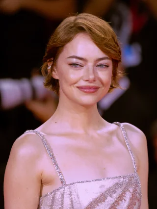 Emma Stone height profile photo