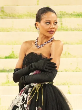 Emma Thynn, Marchioness of Bath height profile photo