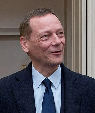 Emmanuel Bonne height profile photo