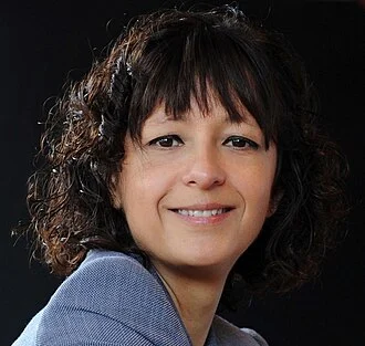 Emmanuelle Charpentier height profile photo